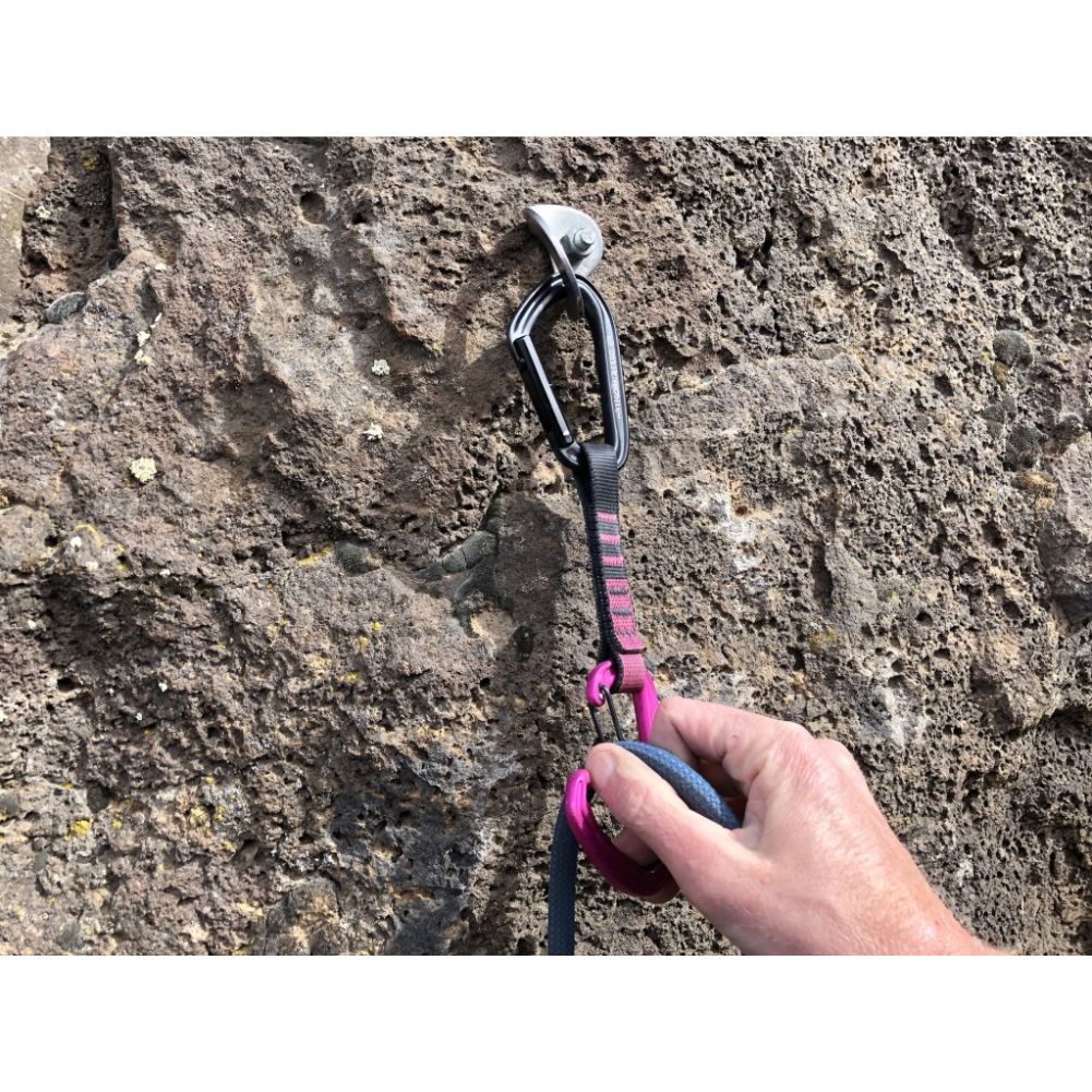 Black Diamond Hotforge Hybrid Quickdraw - 12cm - Ultra Pink being used