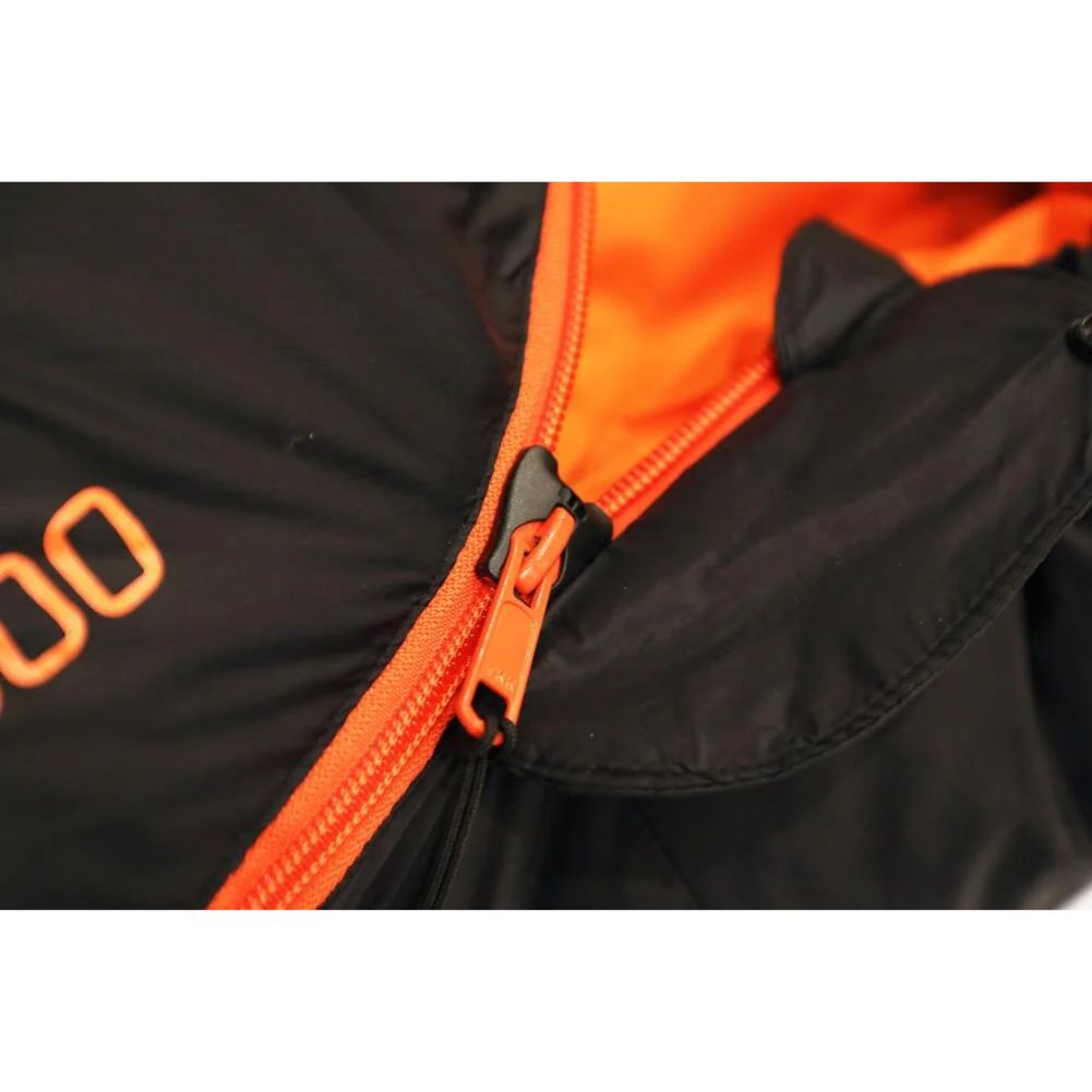 Vango Cobra 600 Down Filled Sleeping Bag (Anthracite) zipper