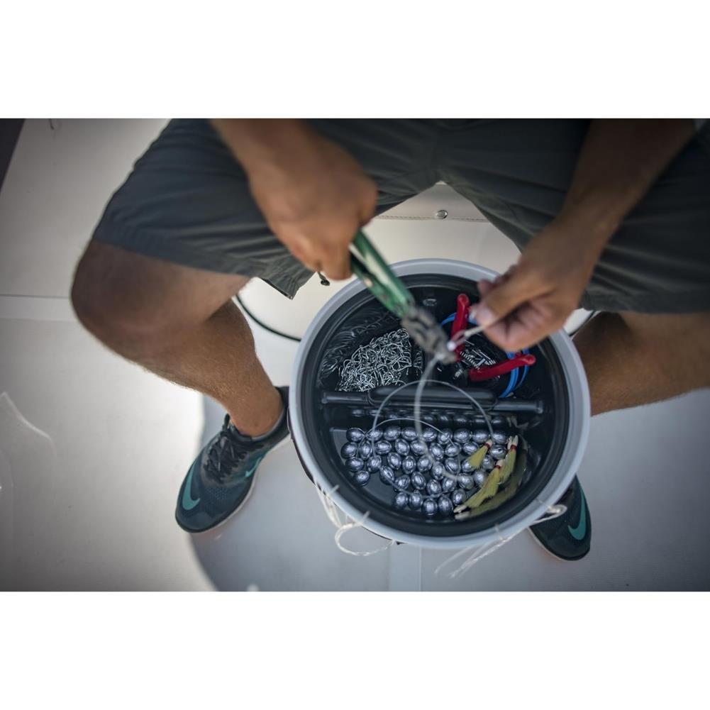 Yeti Loadout Bucket Caddy (Black) cutting wire