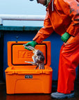 Yeti Tundra 35 Cool Box (King Crab) crab putting in