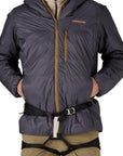Patagonia Men's DAS Light Hoody - L (Smolder Blue) hand in pocket