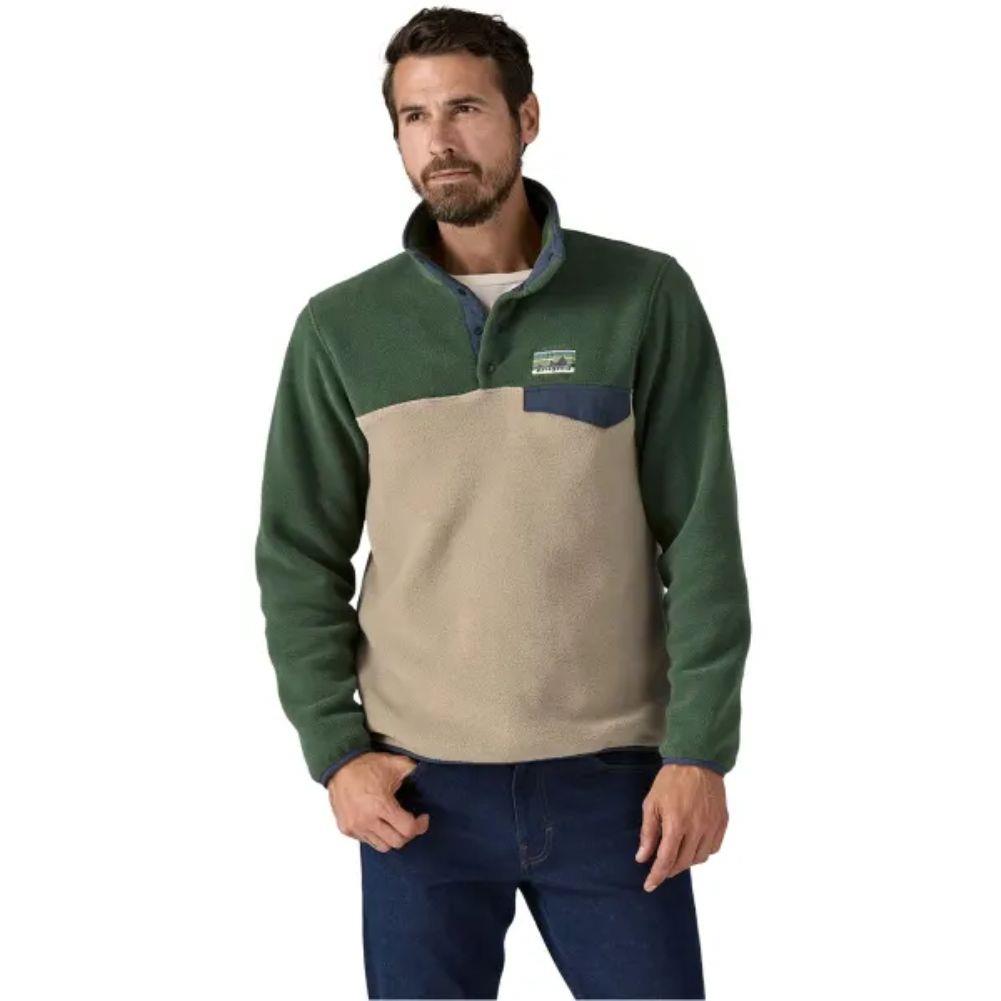 Patagonia Men's Lightweight Synchilla Snap-T Fleece Pullover (Seabird Grey) model looking way