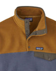 Patagonia Men's Lightweight Synchilla Snap-T Fleece Pullover (Shelter Brown) collar