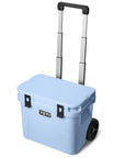 Yeti Roadie 32 Wheeled Cool Box (Big Sky Blue) handle up