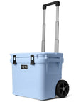 Yeti Roadie 32 Wheeled Cool Box (Big Sky Blue)angle handle up