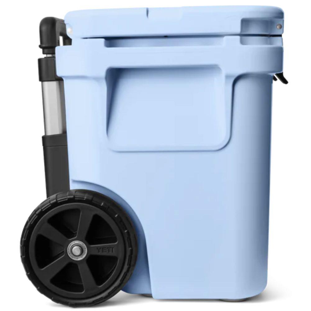 Yeti Roadie 32 Wheeled Cool Box (Big Sky Blue) side view