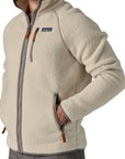 Patagonia Men's Retro Pile Fleece Jacket (Pelican) hand in pocket