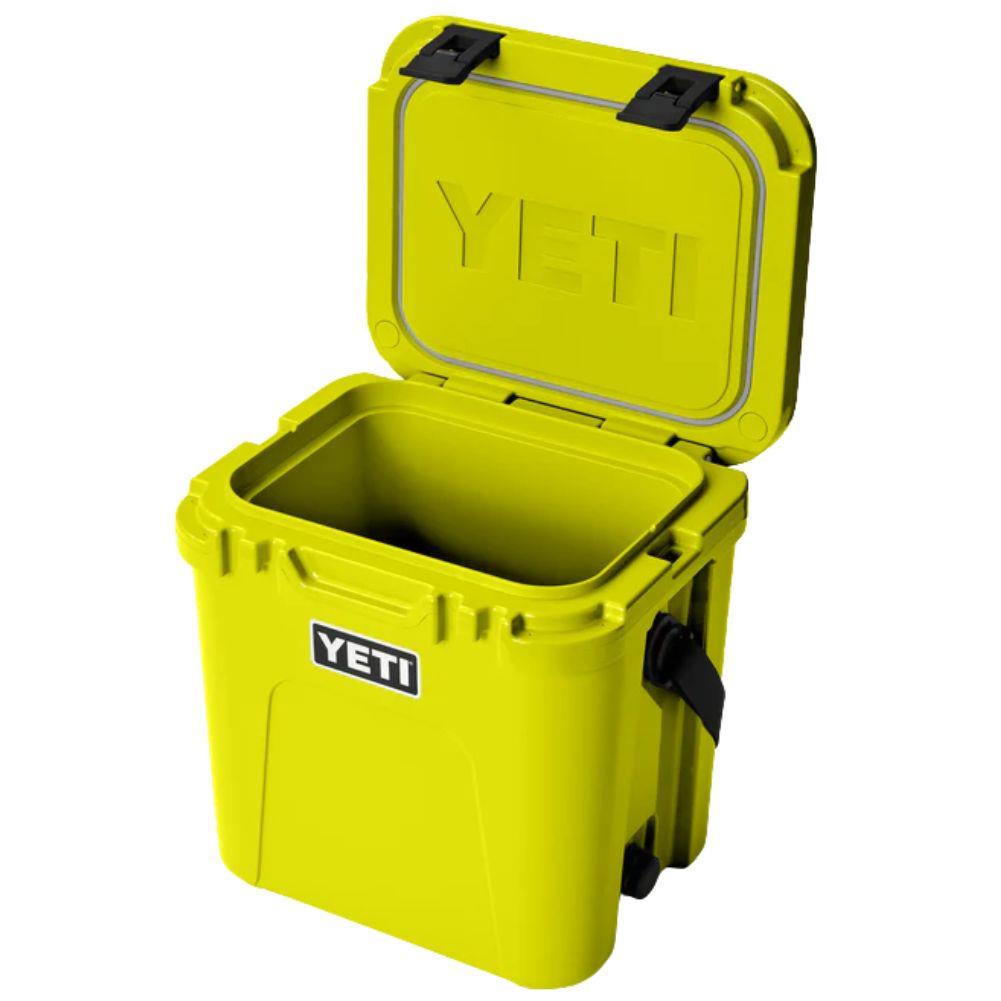 Yeti Roadie 24 Cool Box 2.0 (Firefly Yellow) open lid