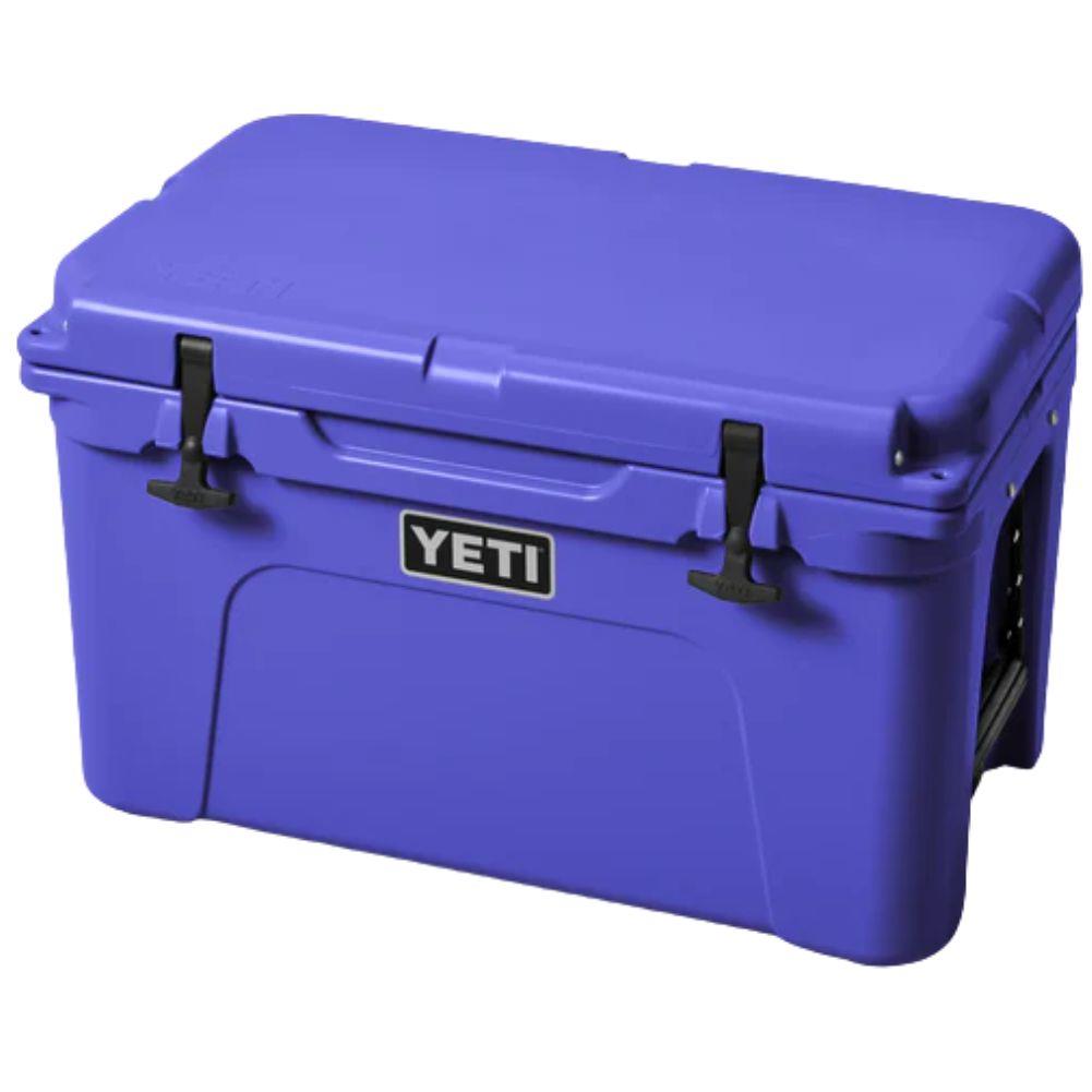 Yeti Tundra 45 Cool Box (Ultramarine Violet) angle