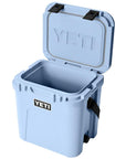 Yeti Roadie 24 Cool Box 2.0 (Big Sky Blue) lid up
