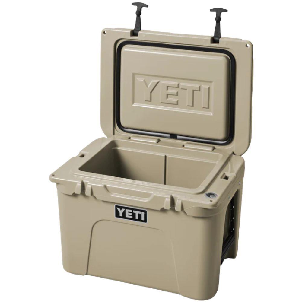 Yeti Tundra 35 Cool Box (Desert Tan) lid up