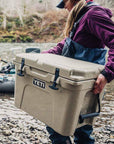 Yeti Tundra 35 Cool Box (Desert Tan) handle