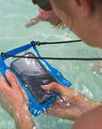 Lifeventure Hydroseal Phone Case water