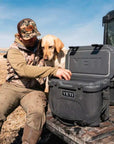 Yeti Roadie 15 Cool Box (Olive/King Crab Orange) dog