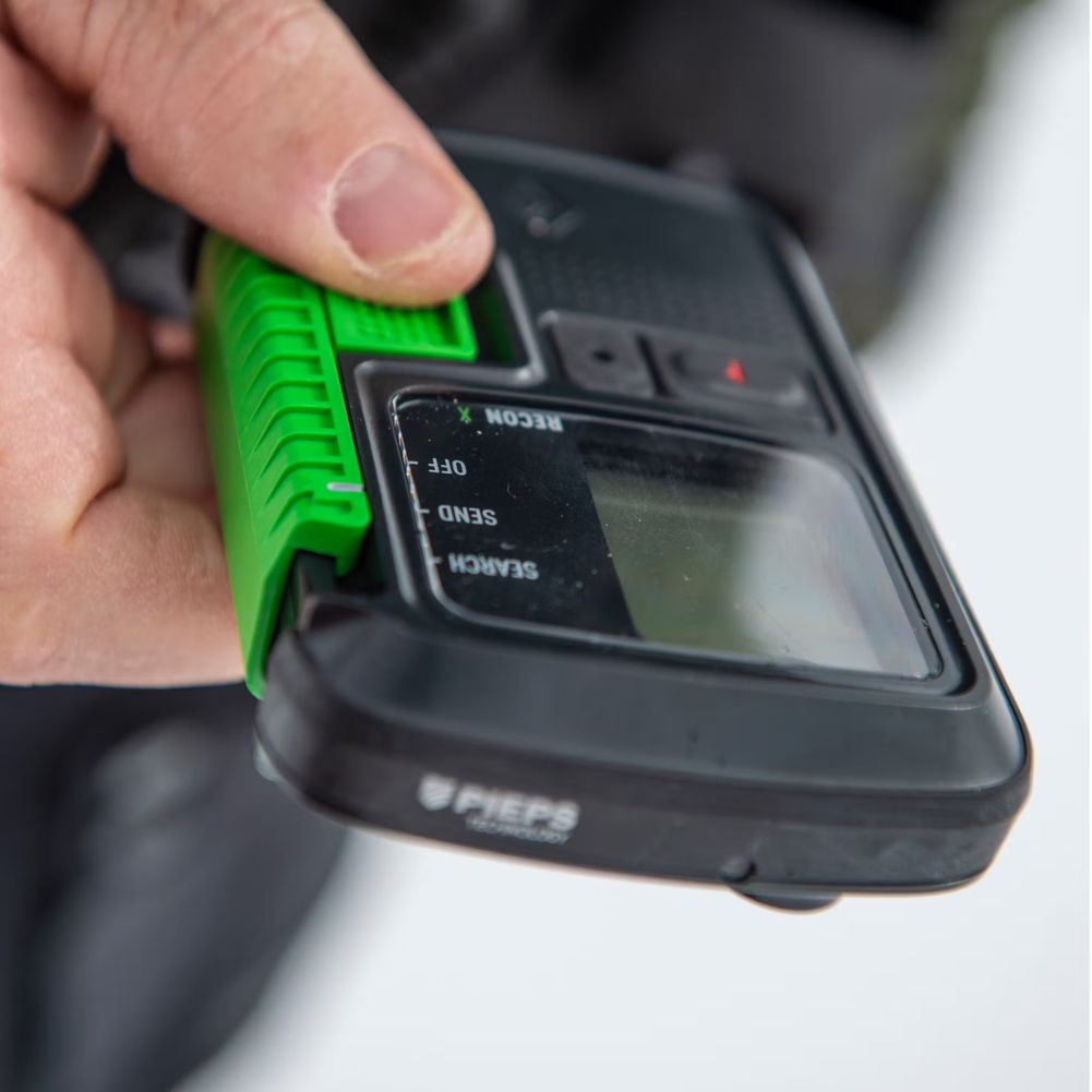  Black Diamond Recon X Avalanche Beacon holding