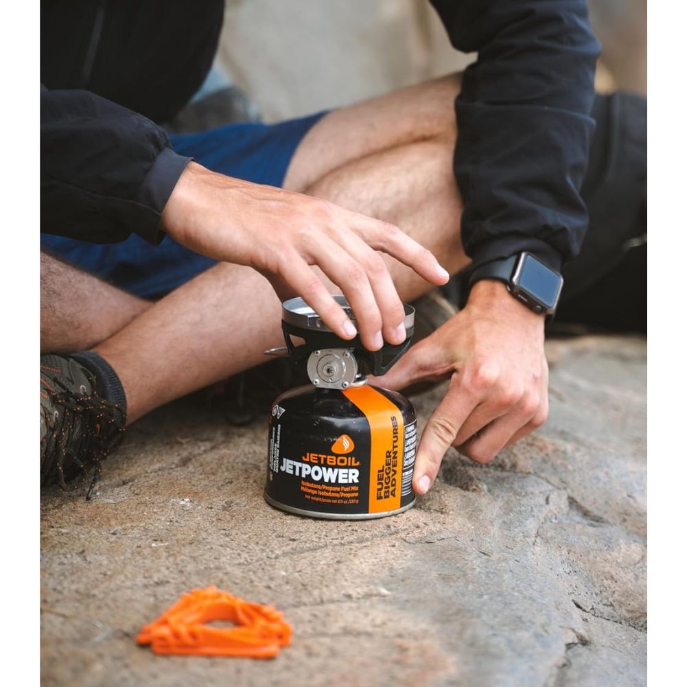 Jetboil JetPower Fuel 230g Gas Canister man using