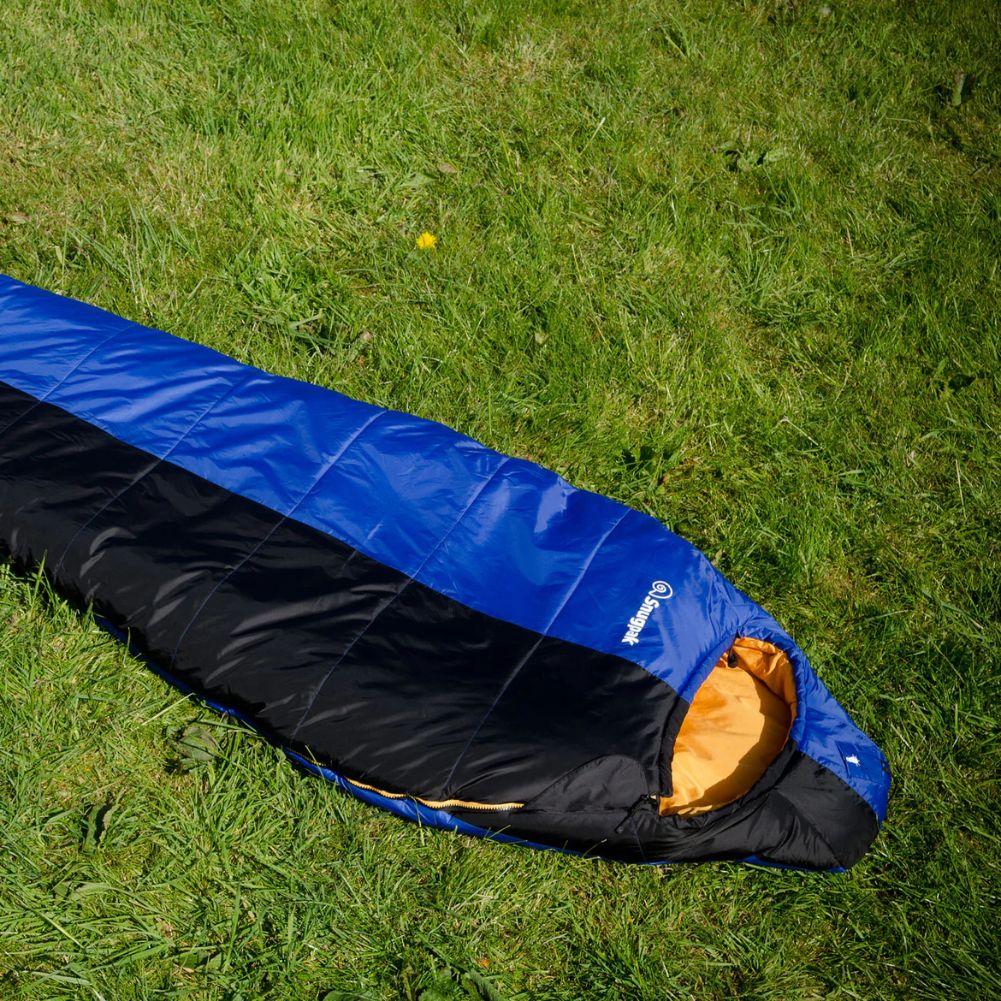 Snugpak Softie Expansion 3 Sleeping Bag (Azure/ Black) on grass