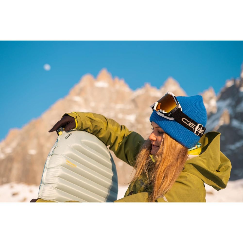 Thermarest NeoAir XTherm NXT Sleeping Mat (Regular Wide) snow