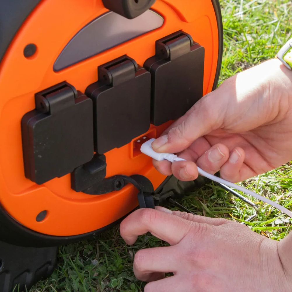 Vango Voltaic Caravan Electric Cord Roll Away plug in
