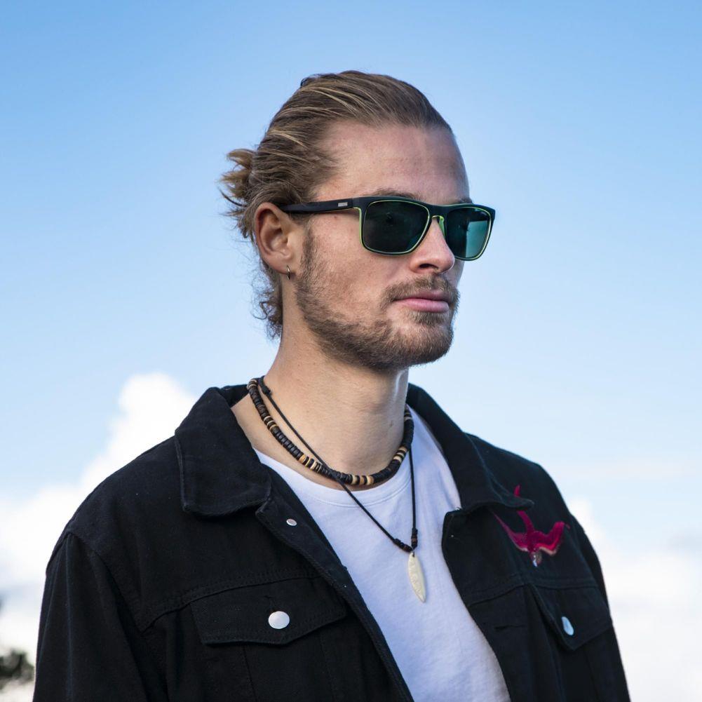 Sinner Oak Cx Sintec Sunglasses male model
