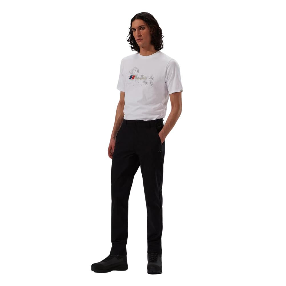 Berghaus Men&#39;s Everyday Straight Pant (Jet Black) model wearing