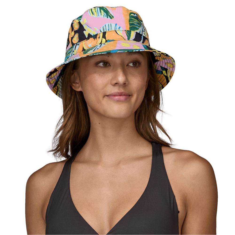 Patagonia Wavefarer Bucket Hat (Island Seeds: Milkweed Mauve) model