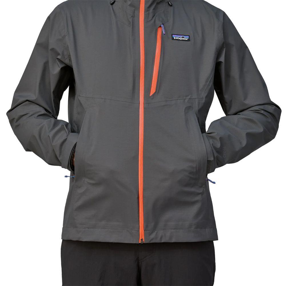 Patagonia Men&#39;s Granite Crest Jacket (Forge Grey) hands in pocket
