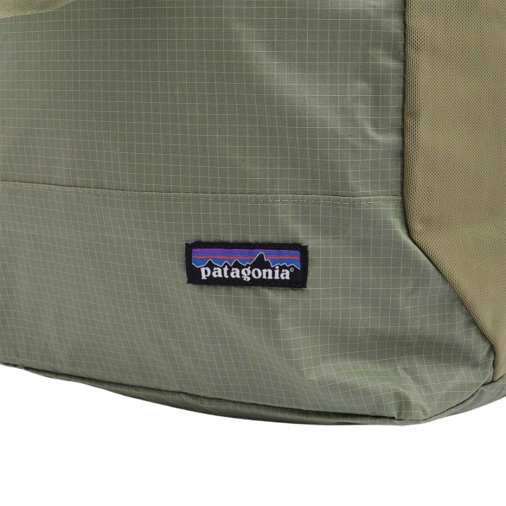 Patagonia Ultralight Black Hole Tote Pack 27L (Buckhorn Green) logo