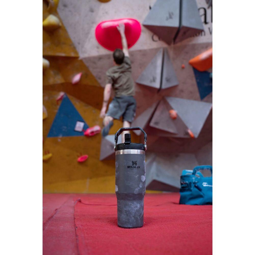 Stanley Iceflow Flip Straw Tumbler 890ML (Charcoal) climbing