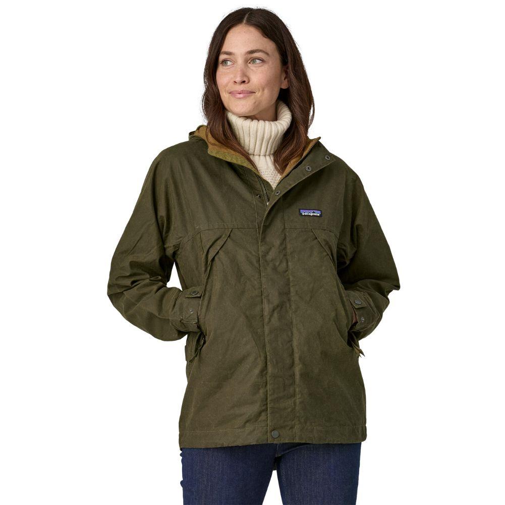 Patagonia Men&#39;s Waxed Cotton Jacket (Basin Green) front woman