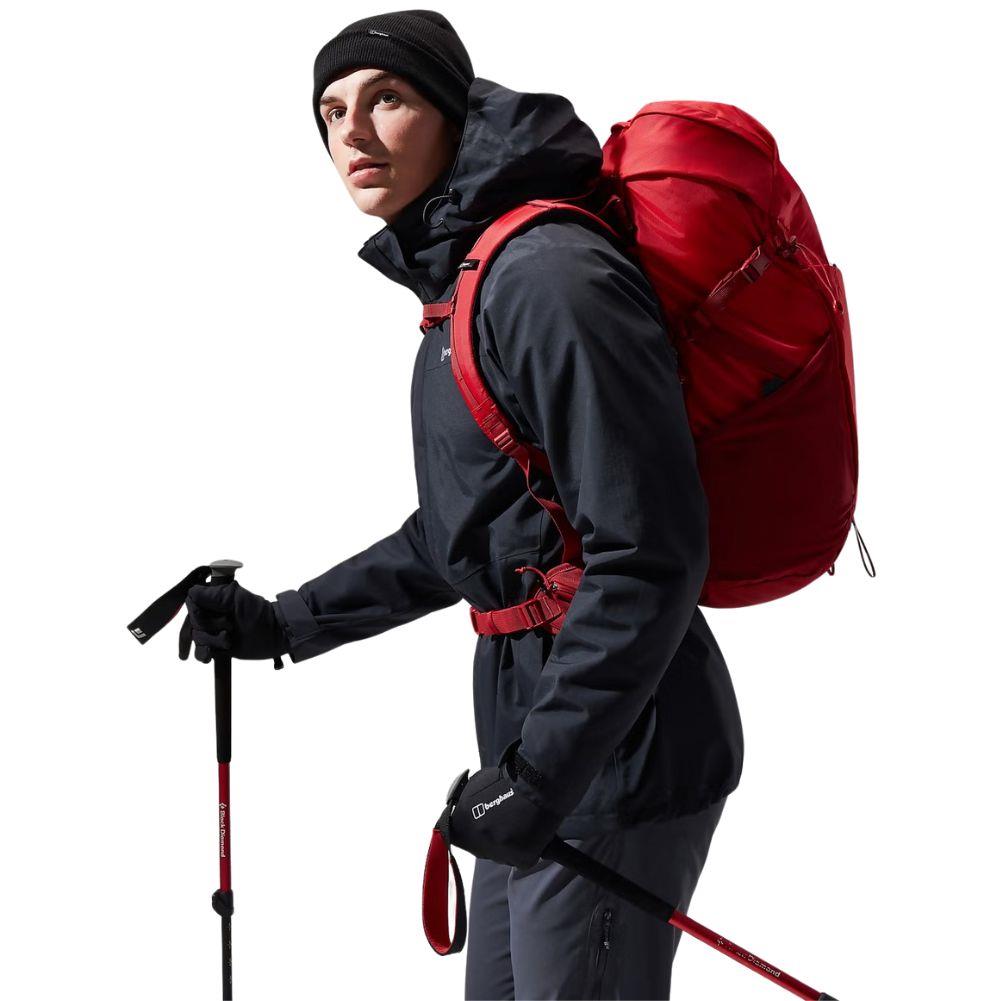 Berghaus Men&#39;s Hillwalker Interactive GTX Waterproof Jacket (Black) guy skiing
