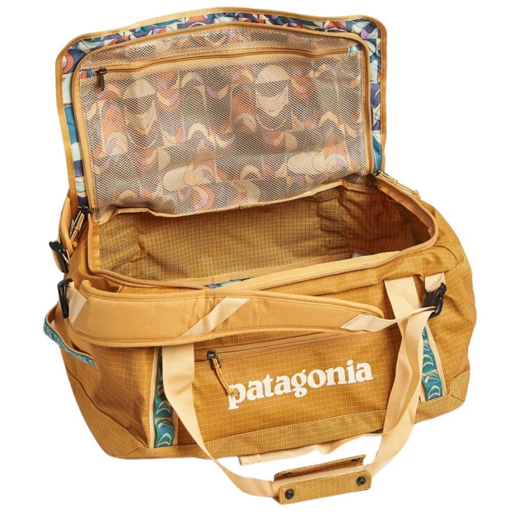 Patagonia Black Hole Duffel 40L (Pufferfish Gold) flap open
