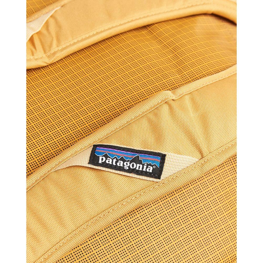 Patagonia Black Hole Duffel 40L (Pufferfish Gold) anther logo