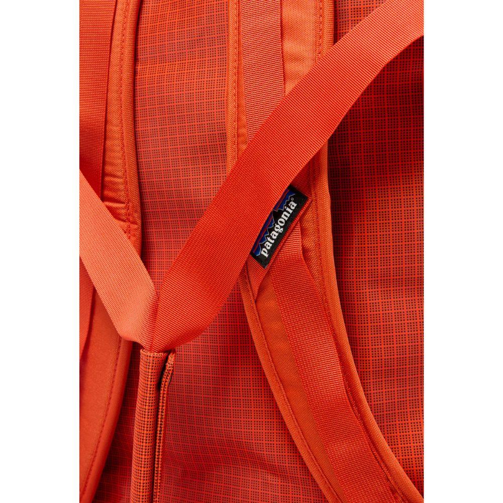 Patagonia Black Hole Duffel 40L (Pollinator Orange) straps