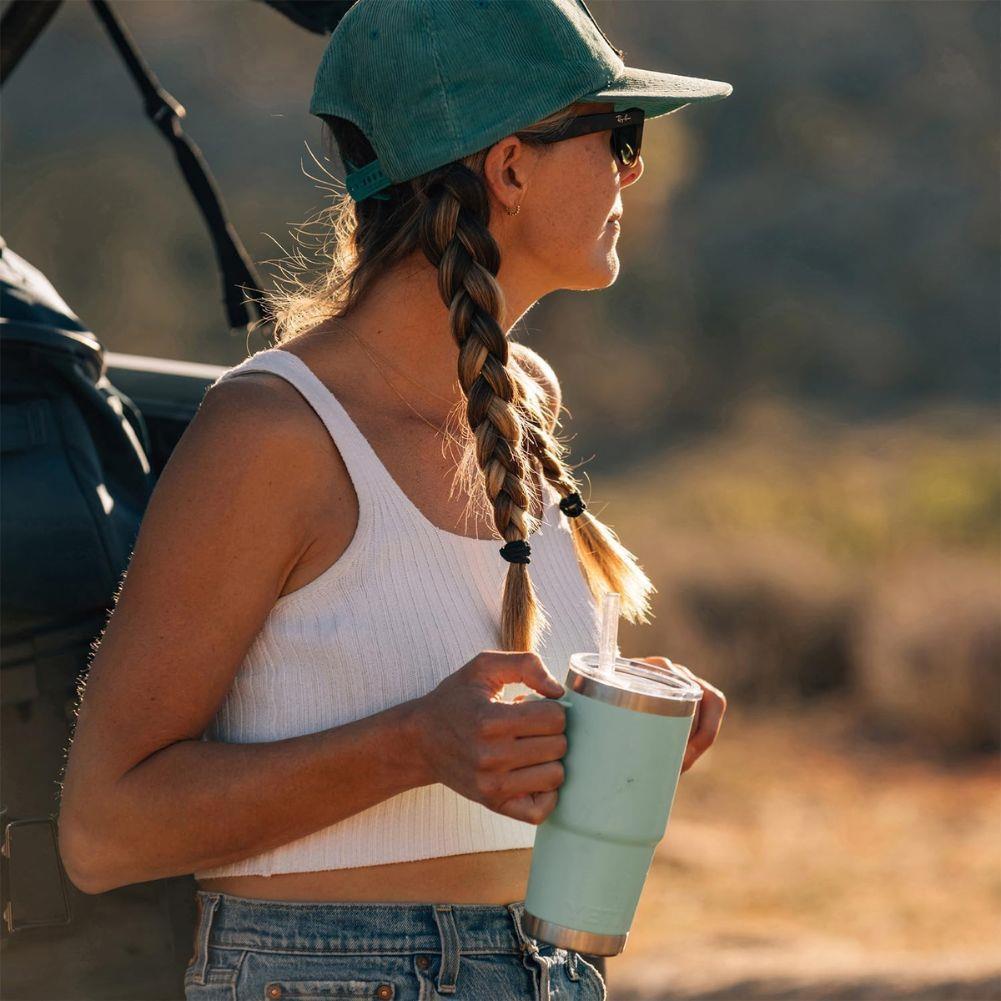Yeti Rambler 25 OZ (710 ML) Straw Mug (Big Sky Blue) sip