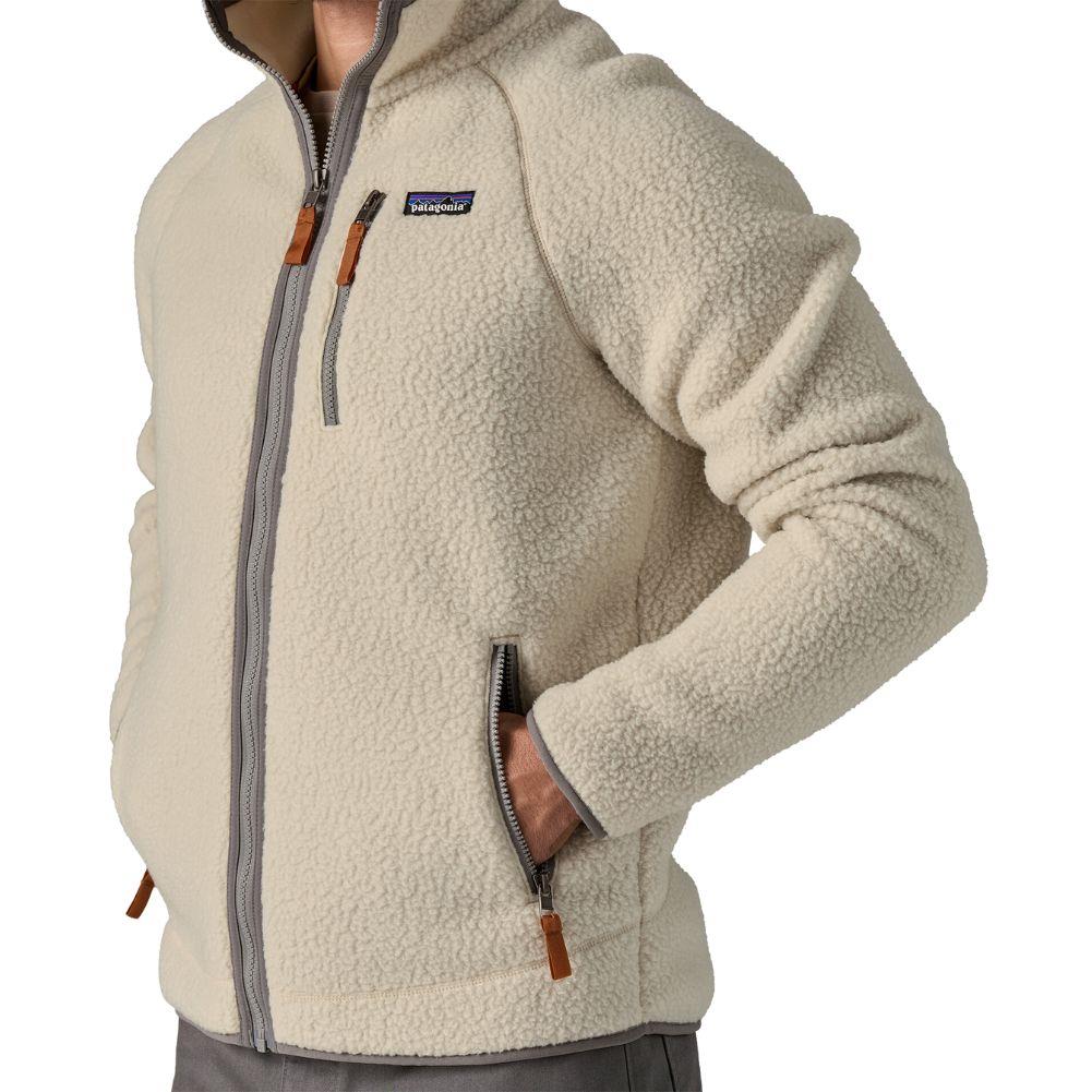 Patagonia Men&#39;s Retro Pile Fleece Jacket (Pelican) hand in pocket