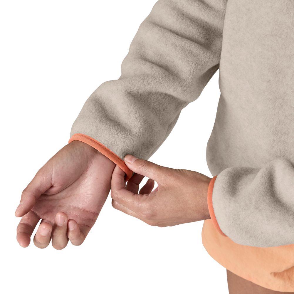 Patagonia Women&#39;s Lightweight Synchilla Snap-T Fleece Pullover (Oatmeal Heather/Heirloom Peach) sleeve