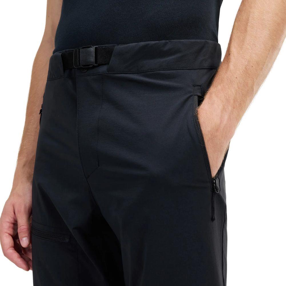 Berghaus Men&#39;s Trail-Explorer Zip Off Pants (Black)hand in pocket