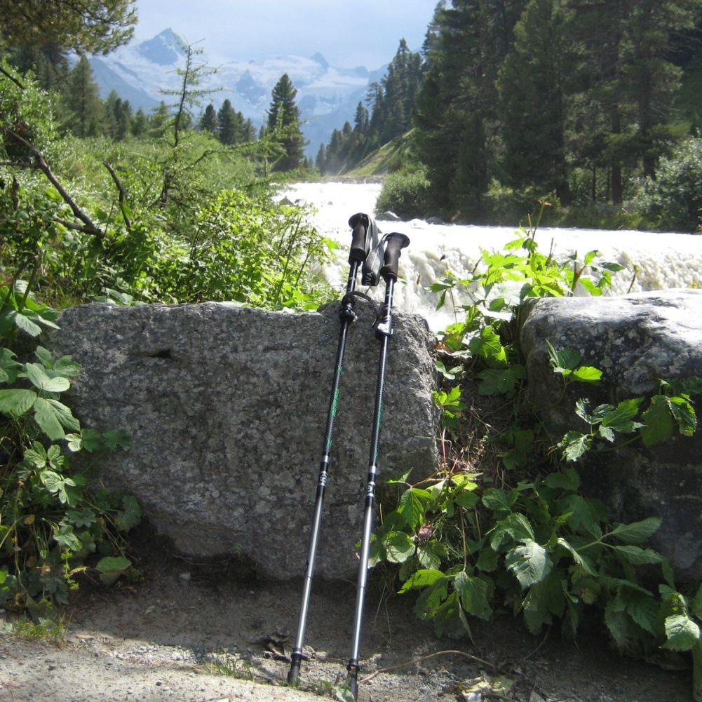 Terra Nova Trail Elite Trekking Pole rocks