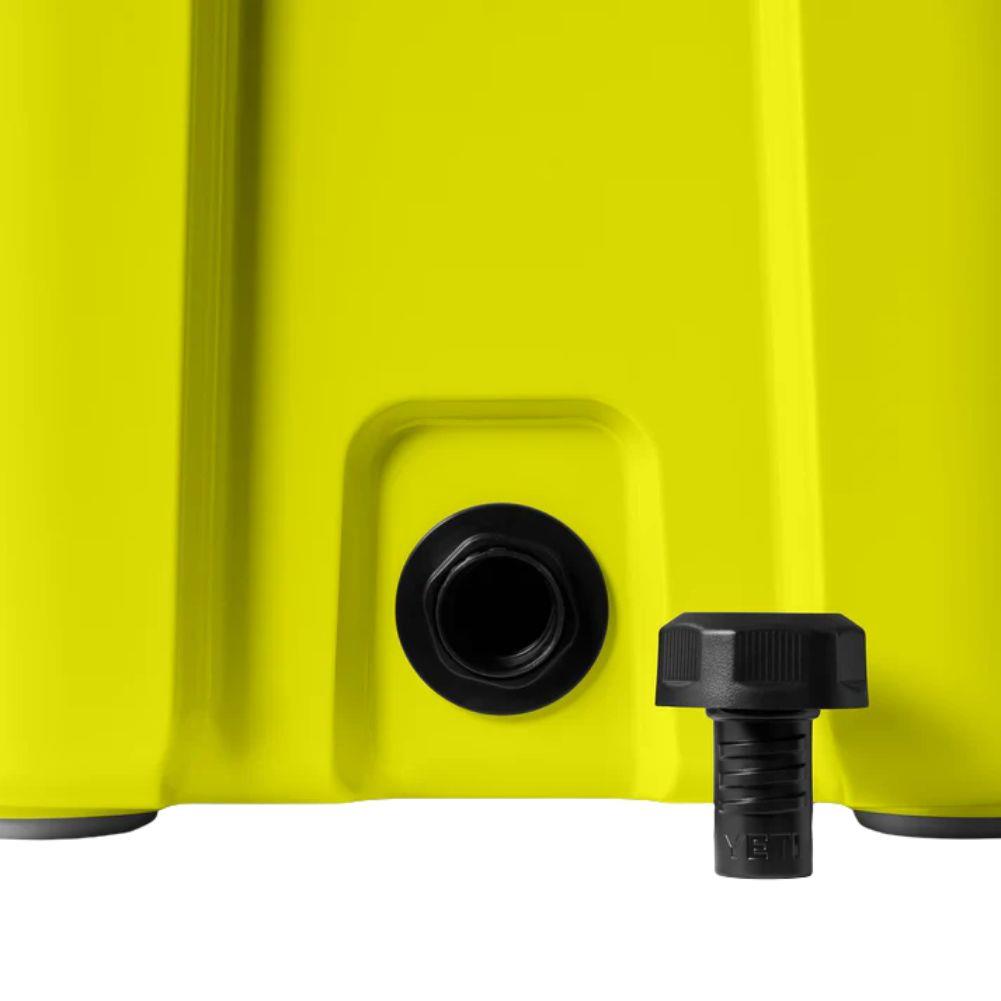 Yeti Roadie 24 Cool Box 2.0 (Firefly Yellow) plug
