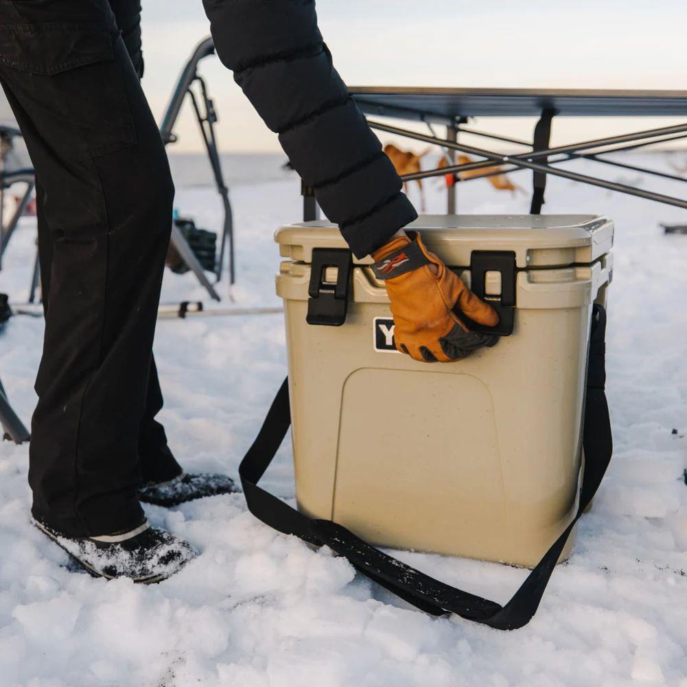 Yeti Roadie 24 Cool Box 2.0 (Ultramarine Violet) snow