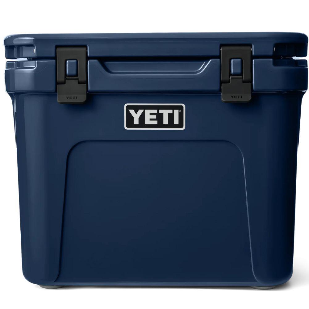 Yeti Roadie 32 Wheeled Cool Box (Navy)