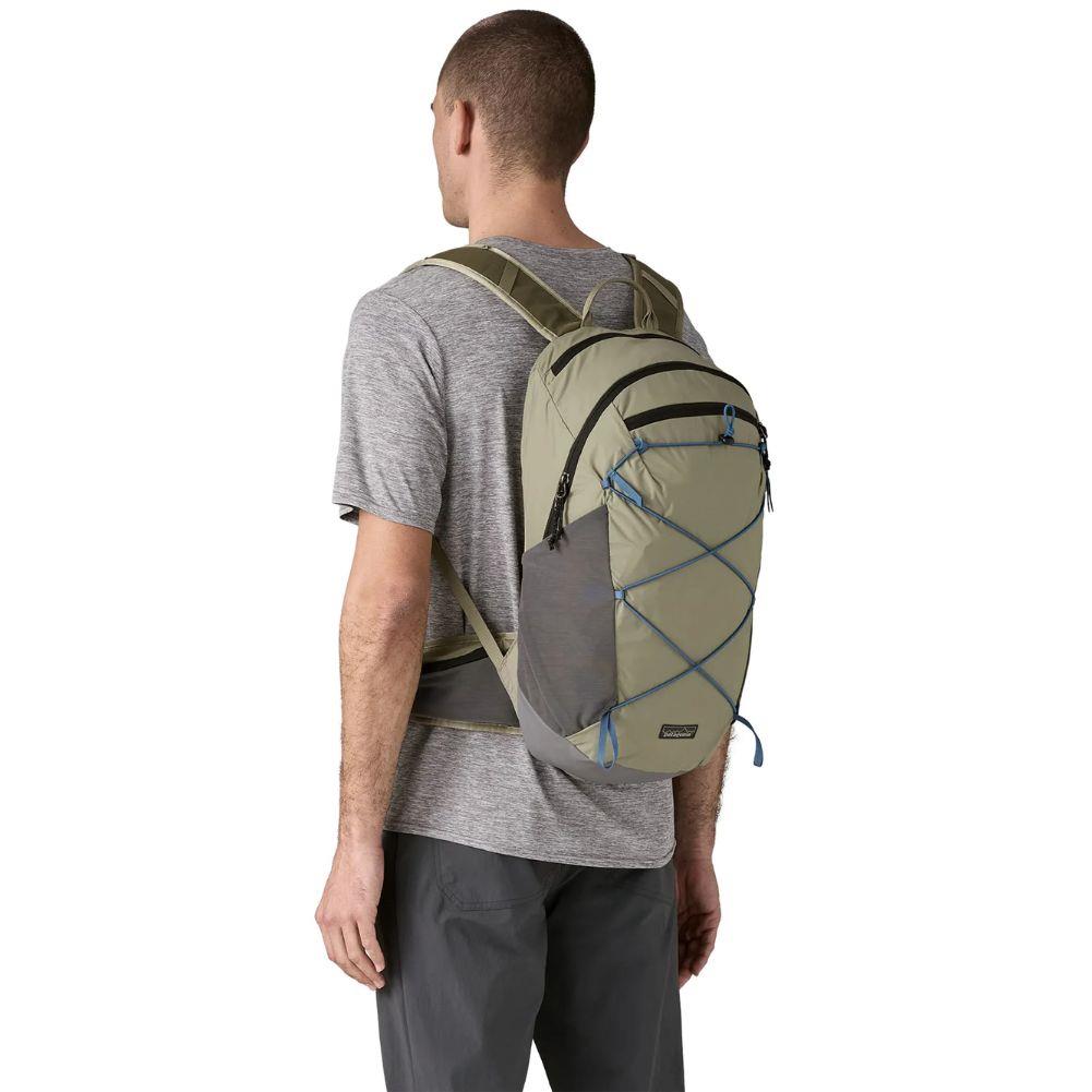 Patagonia Terravia Pack 22L (River Rock Green) back
