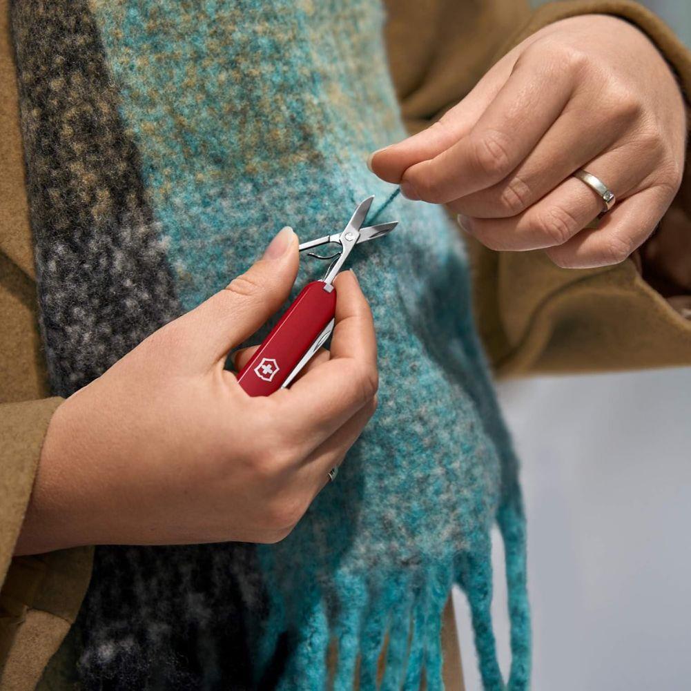 Victorinox Classic SD Swiss Army Knife snip