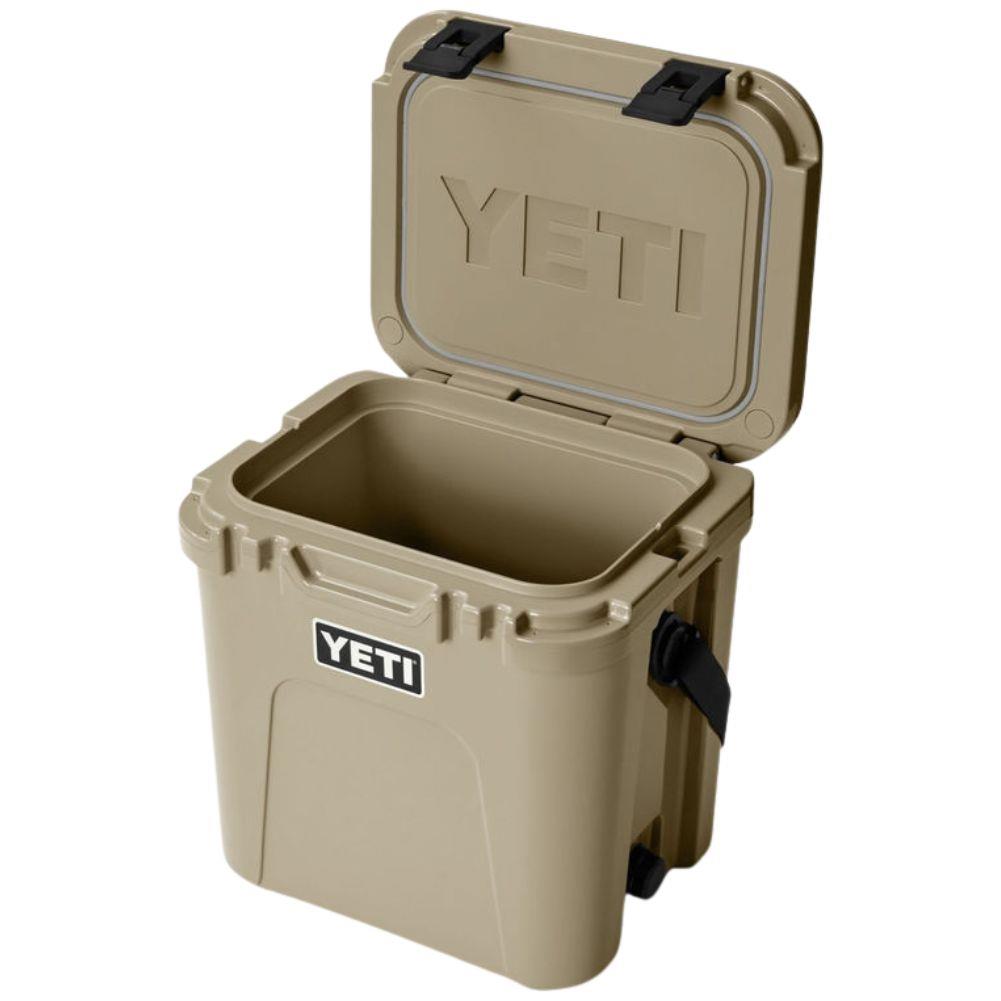 Yeti Roadie 24 Cool Box 2.0 (Tan) lid open