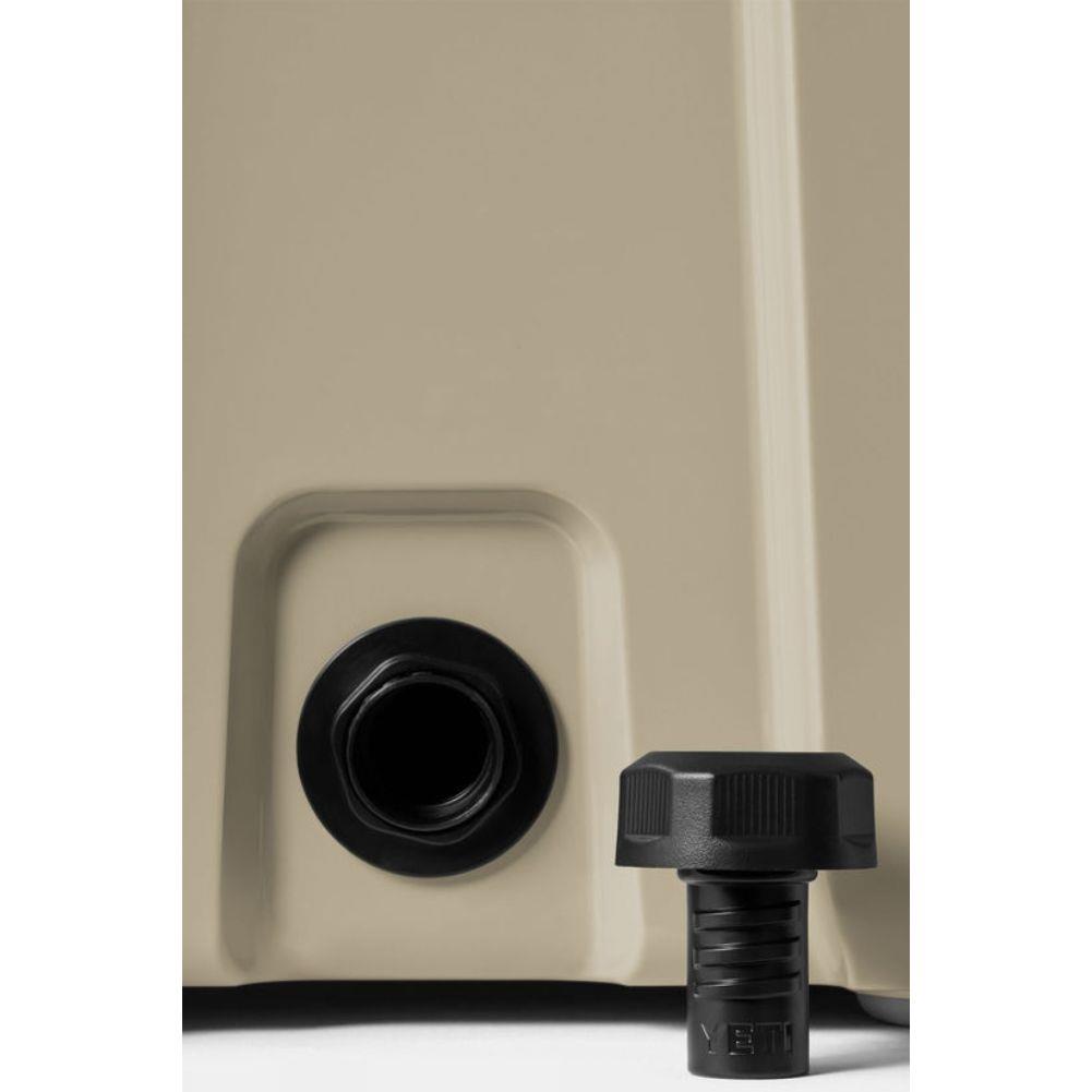 Yeti Roadie 24 Cool Box 2.0 (Tan) plug