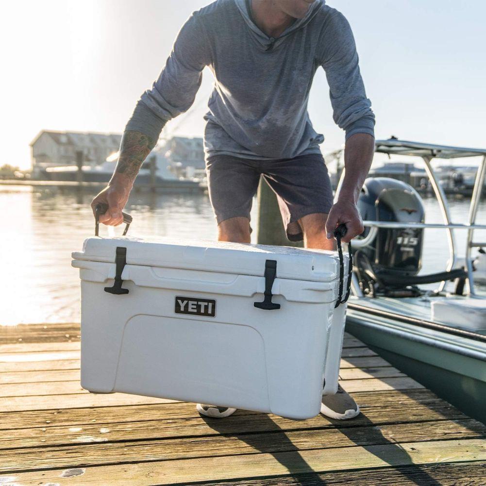 Yeti Tundra 45 Cool Box (Wetlands Camo) dock