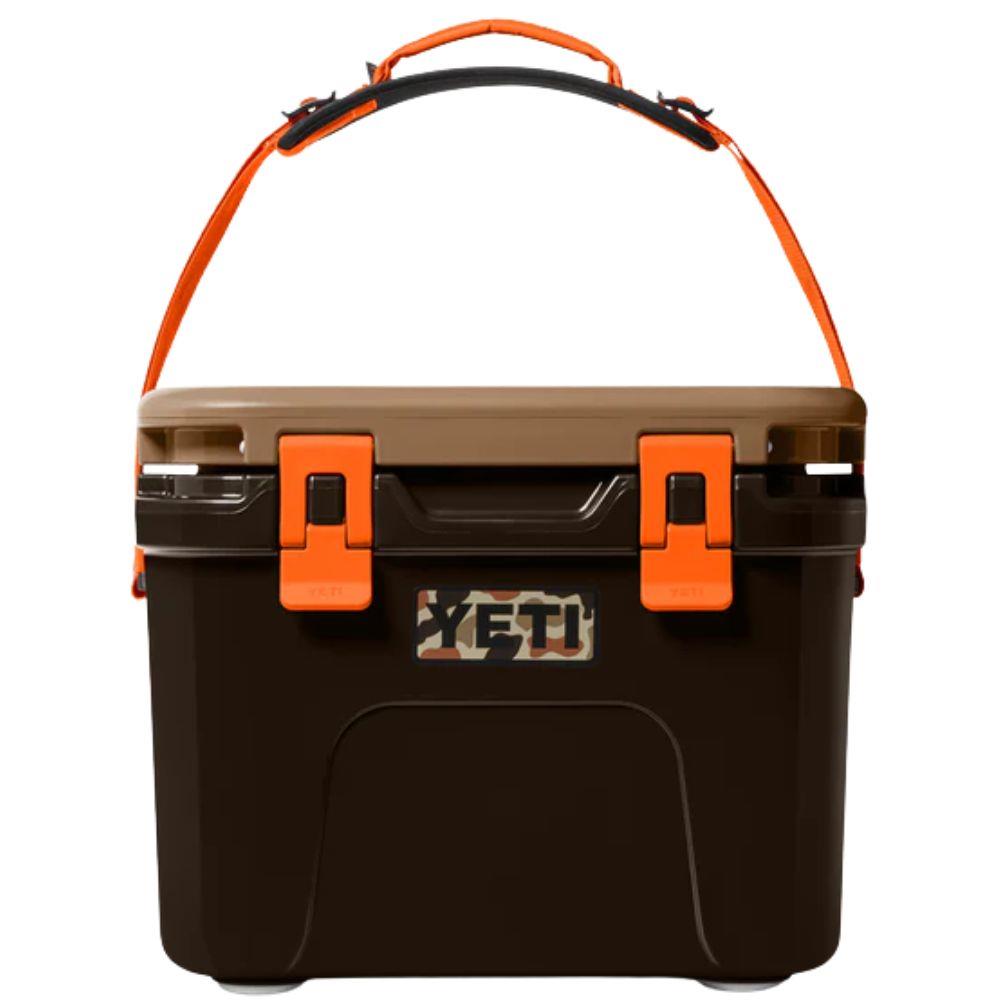 Yeti Roadie 15 Cool Box (Wetland Camo) handle up