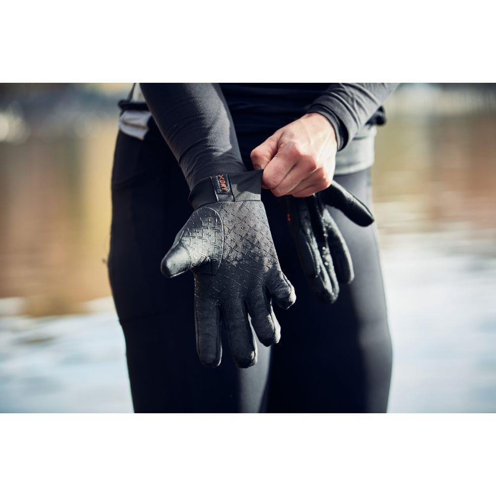 Extremities (by Terra Nova) Contact Insulated Waterproof Power Liner Gloves try on