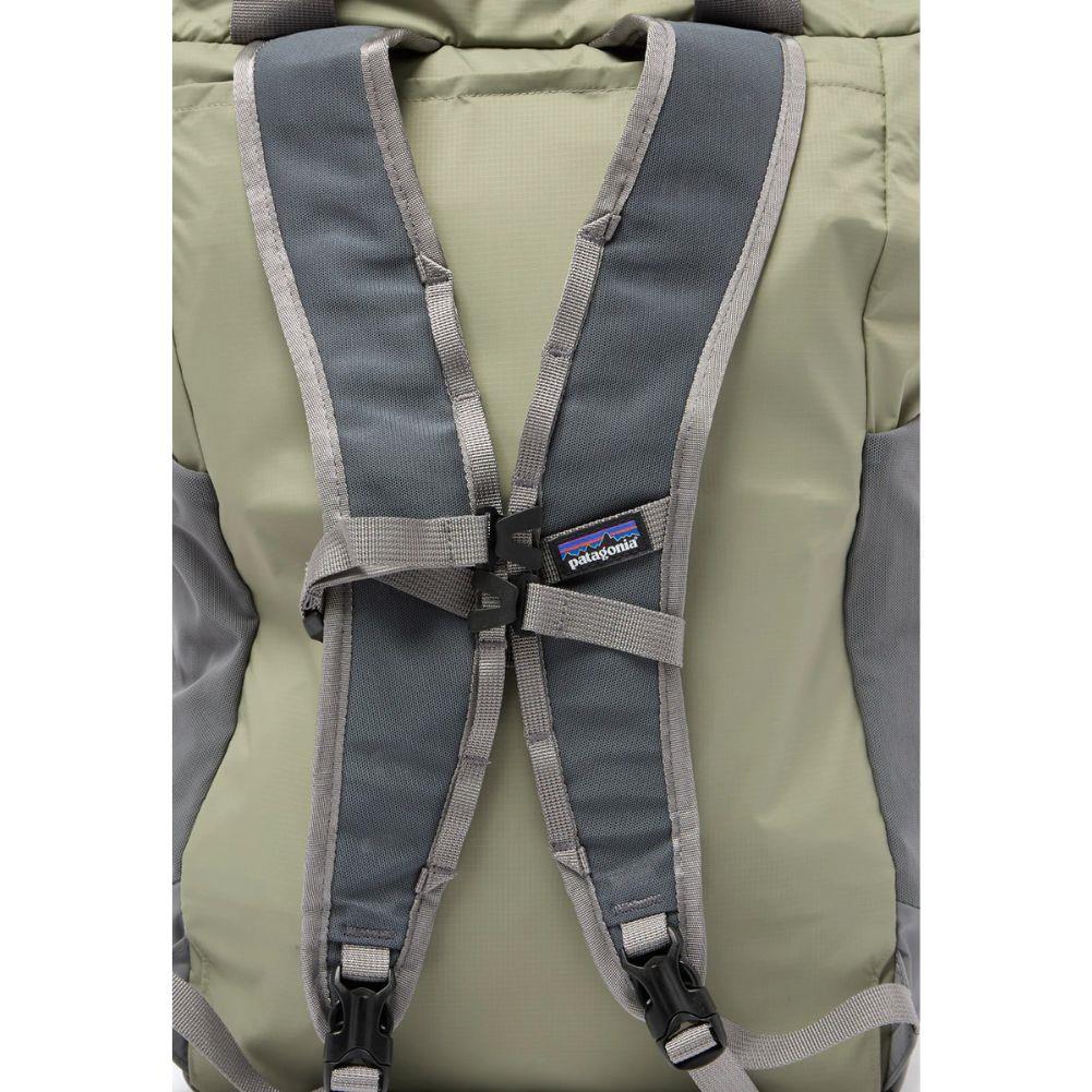 Patagonia Terravia Tote Pack 24L (River Rock Green) straps